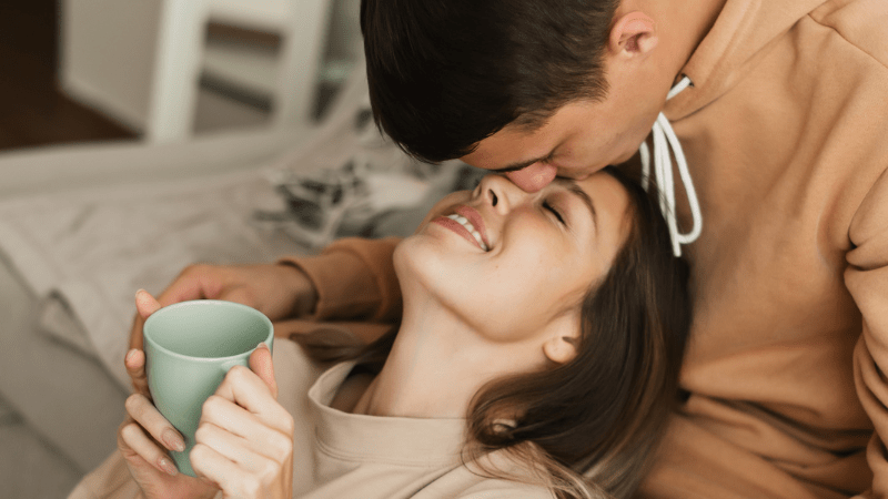7 Must know Nonverbal Communication Behaviours for a Healthy Romantic Relationship 